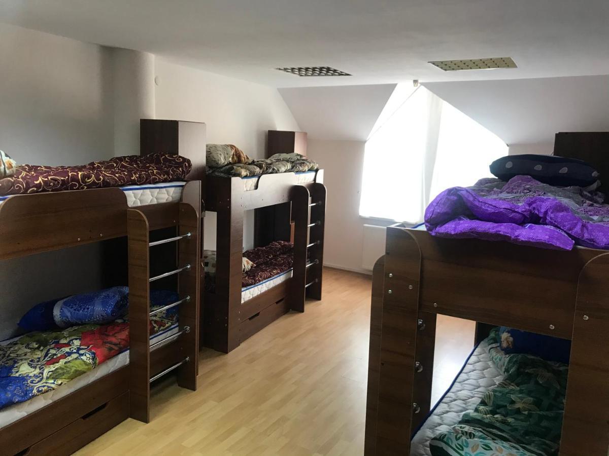 Міни-Хостел Родинного Типу Dubai Uzjhorod Eksteriør billede