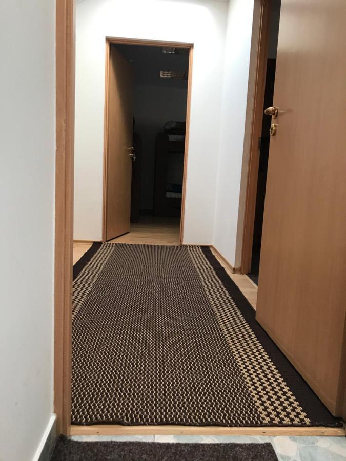 Міни-Хостел Родинного Типу Dubai Uzjhorod Eksteriør billede